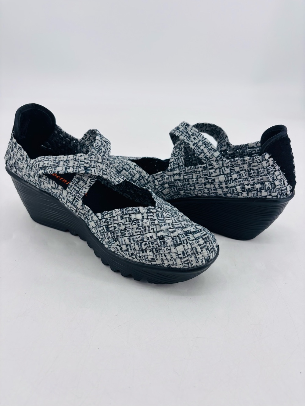 Bernie Mev Lulia Lagenlook Newspaper Print Memory Foam Comfort Mary Jane Wedges